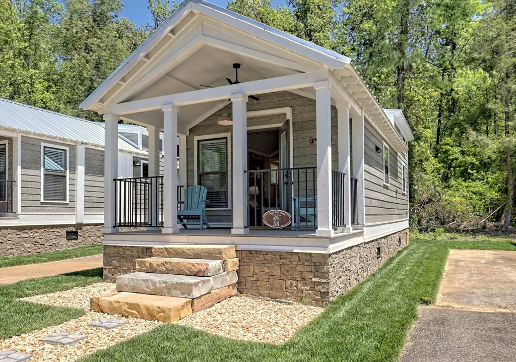 sugar-mill-creek-tiny-home-rentals-berry-38-main