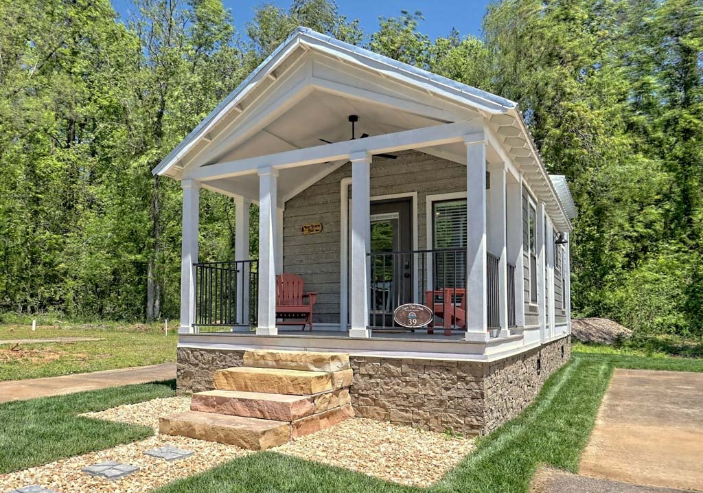 sugar-mill-creek-tiny-home-rentals-berry-39-main